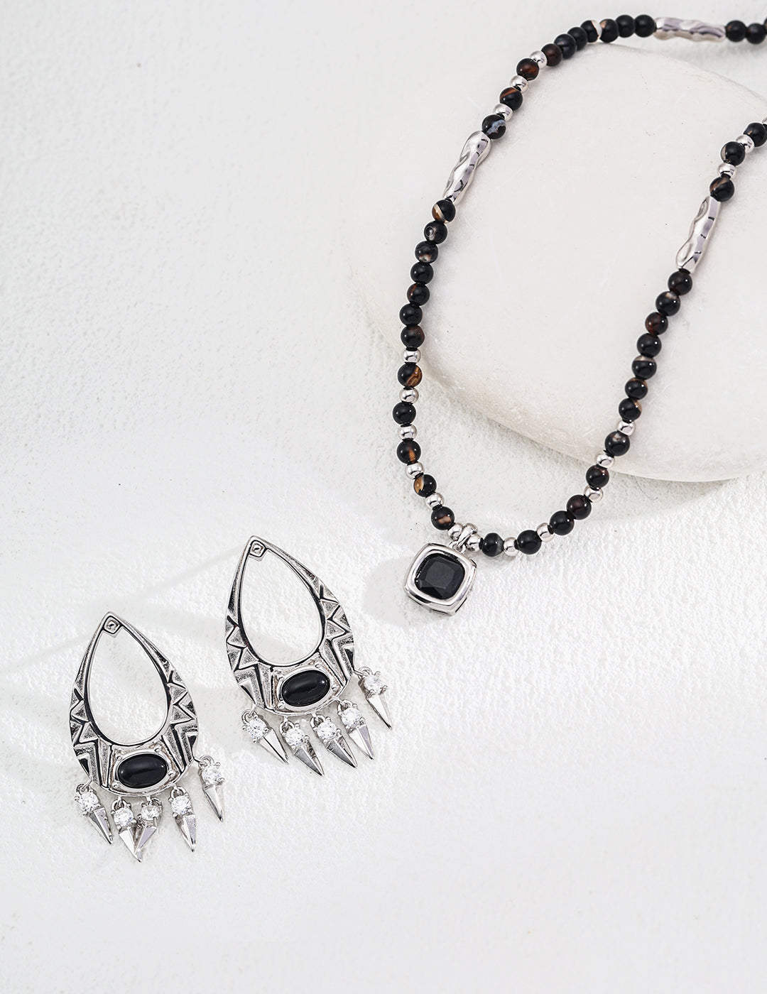 【First Quarter Moon】Anti-Algorithm Necklace | S925 Silver Black Agate