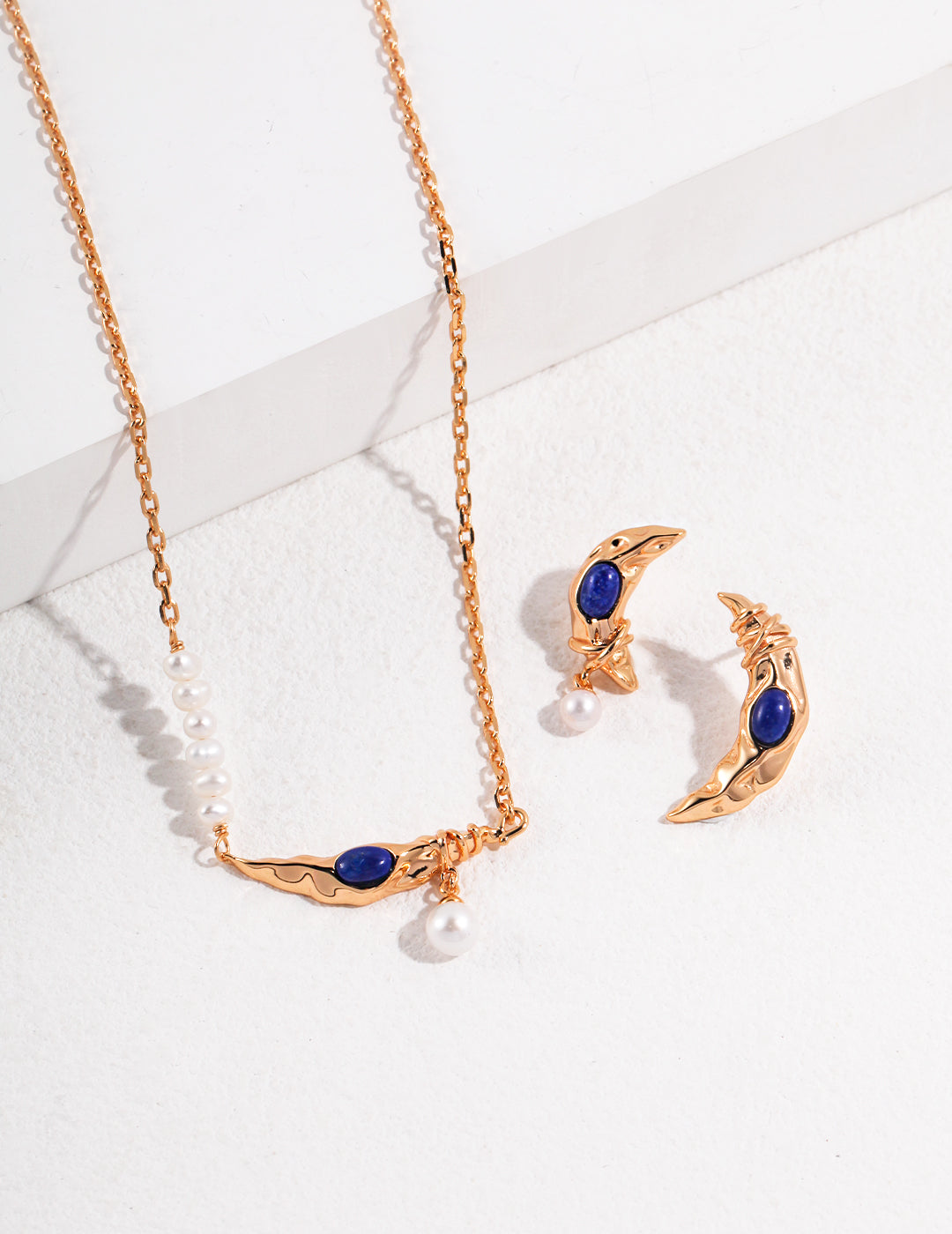Waxing Crescent Glow Necklace|S925 Silver Moon Phase Jewelry in Vintage Gold