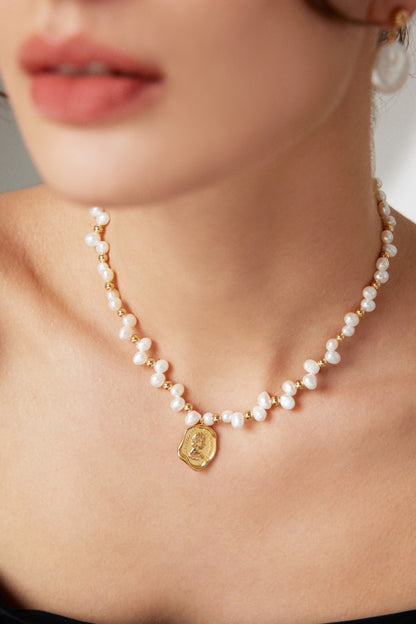 S925 Silver Queen Pearl Necklace – Vintage Gold with Wax Seal Pendant