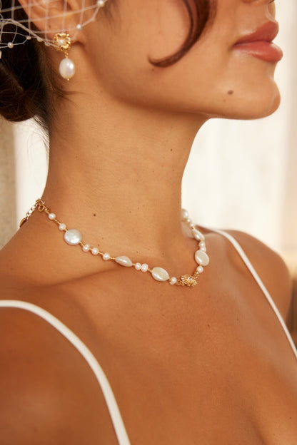 Flower Pearl Necklace – Cosmic Elegance