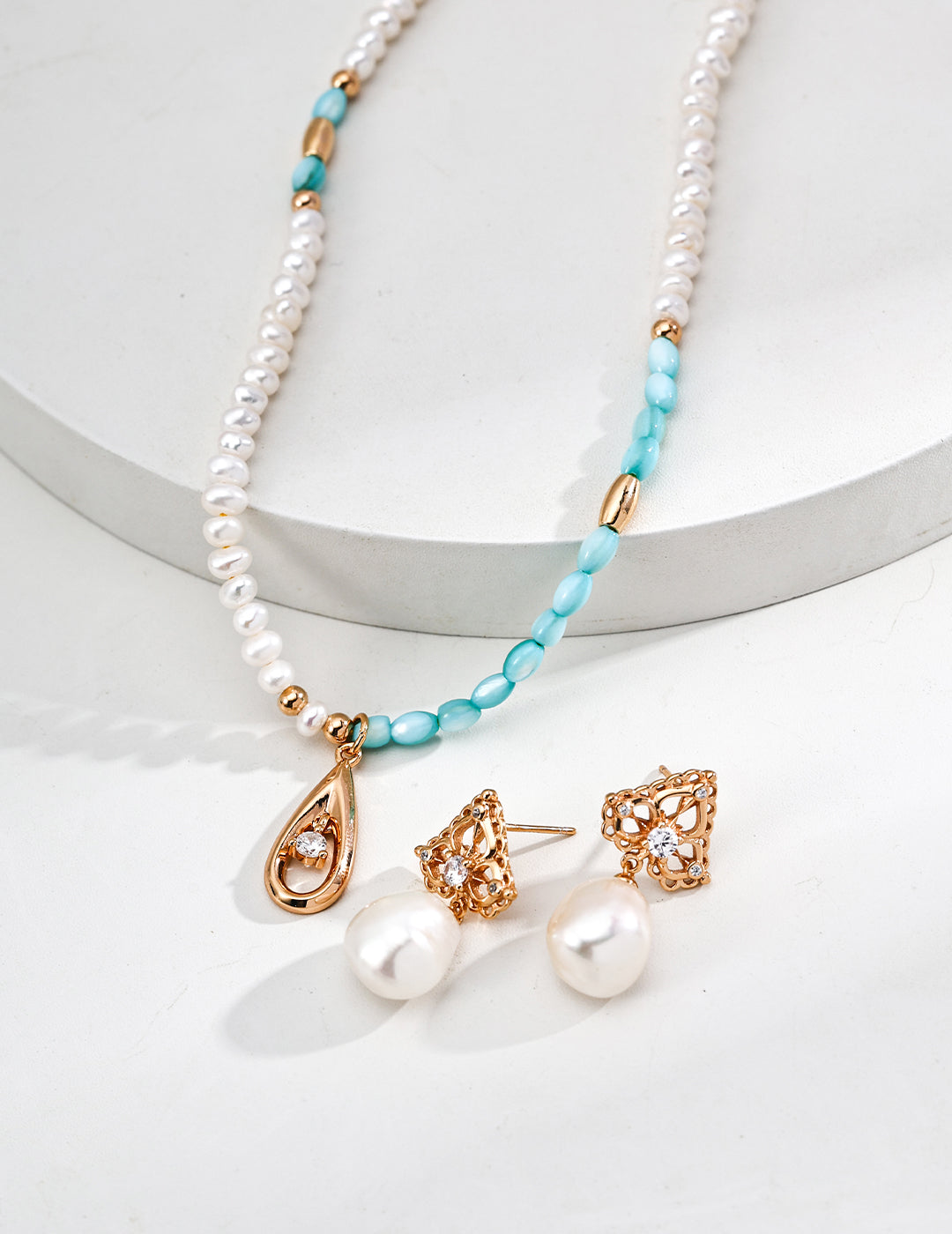 Cosmic Glow Necklace｜S925 Silver  Pearl Blue Mother of Pearl & Zirconia in Vintage Gold