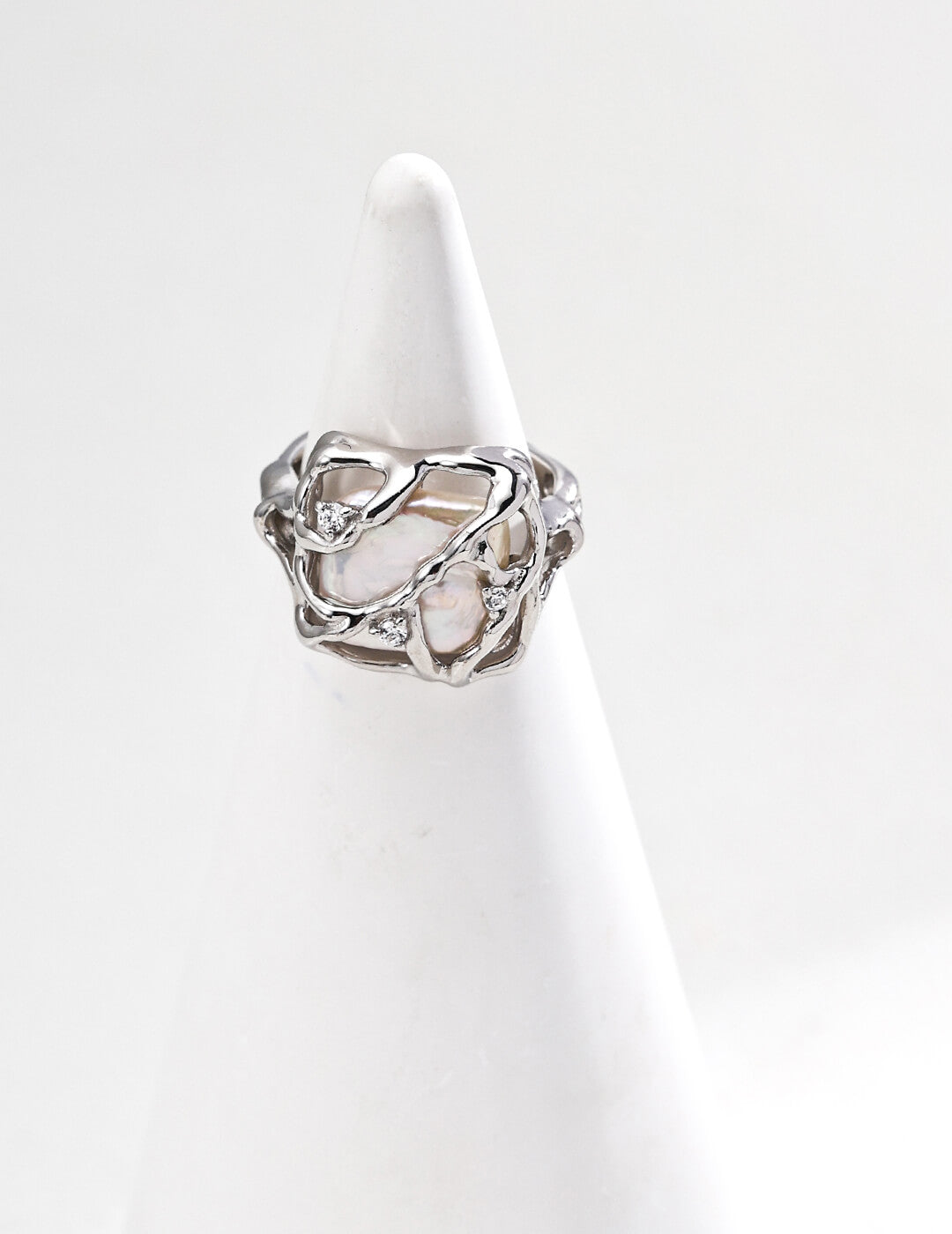 Timeless Pearl & Zircon Ring