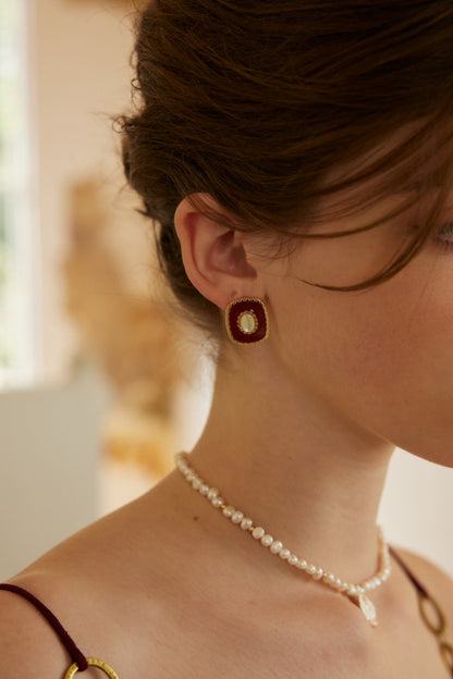 Crimson Moon Kiss Earrings｜S925 Silver-Red Glaze Shell Earrings