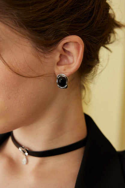 【Full Moon Jewelry】Decision Shield Earrings