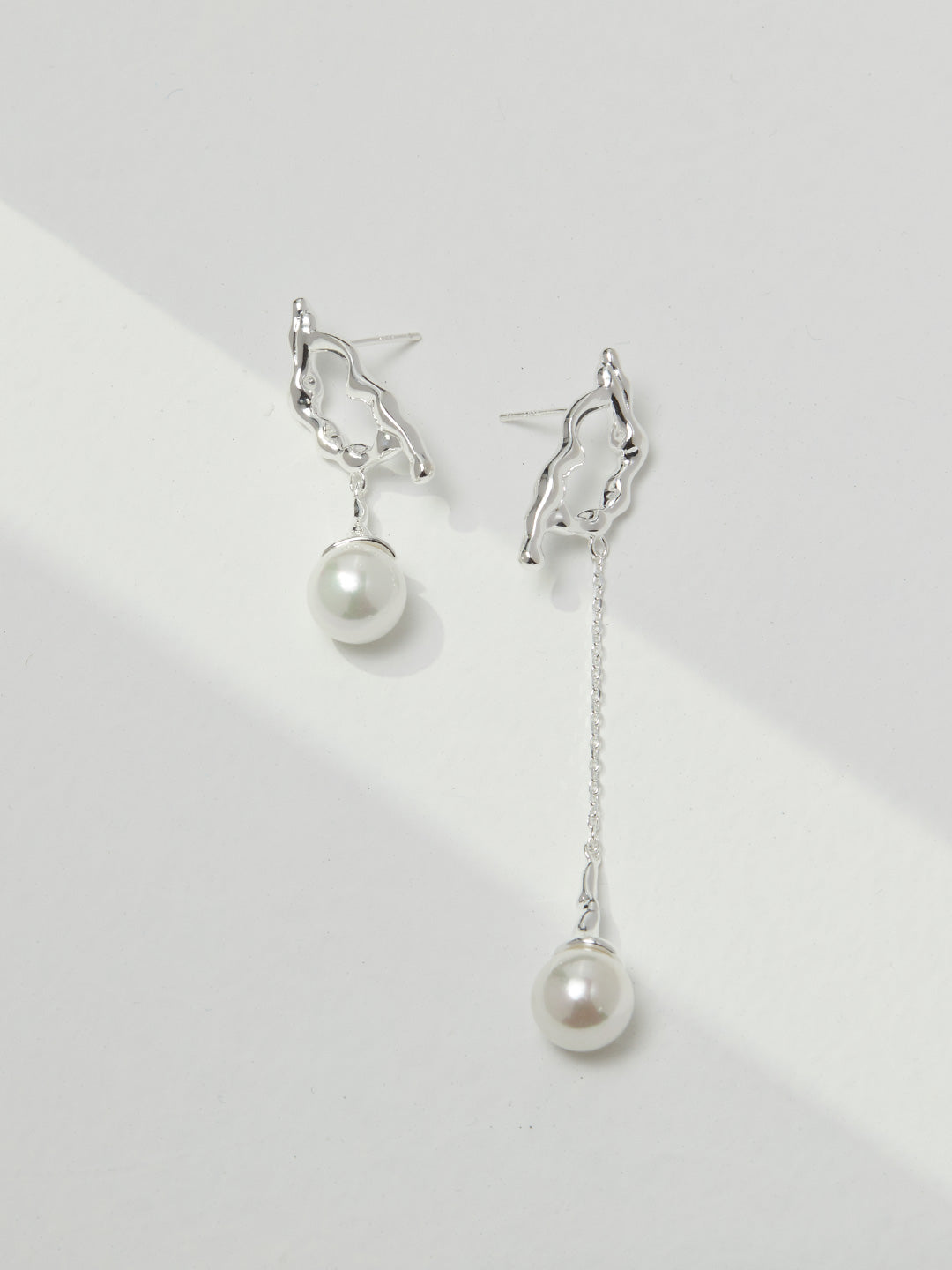 【New Moon Jewelry】Liquid Capital Earrings | S925 Silver Branches Flow