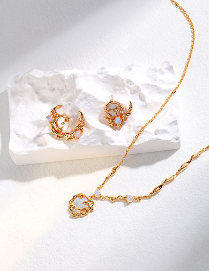 Full Moon Blossom Necklace｜S925 Silver Moon Phase Jewelry in Vintage Gold