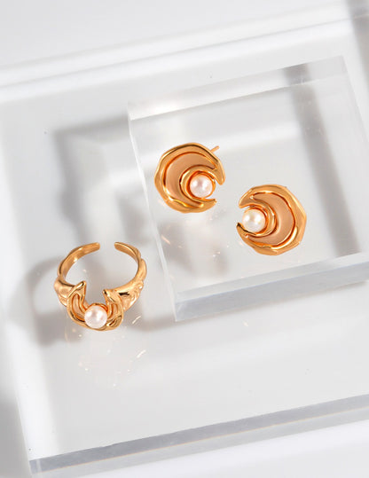 Waxing Gibbous Pearl Ring