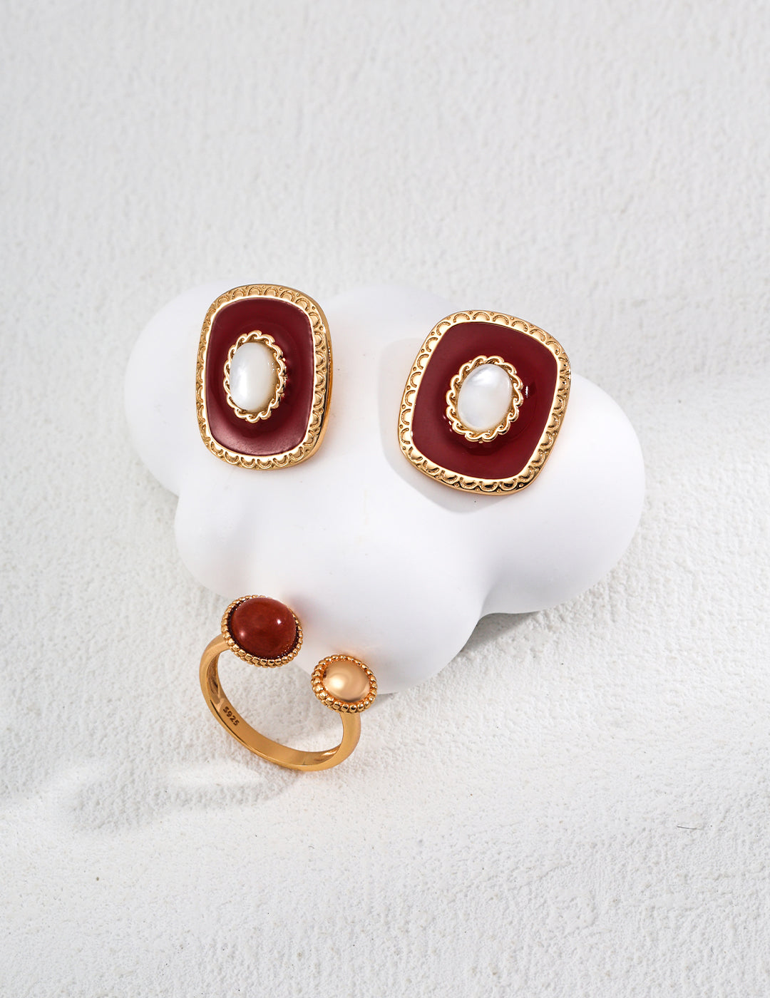 Crimson Moon Kiss Earrings｜S925 Silver-Red Glaze Shell Earrings